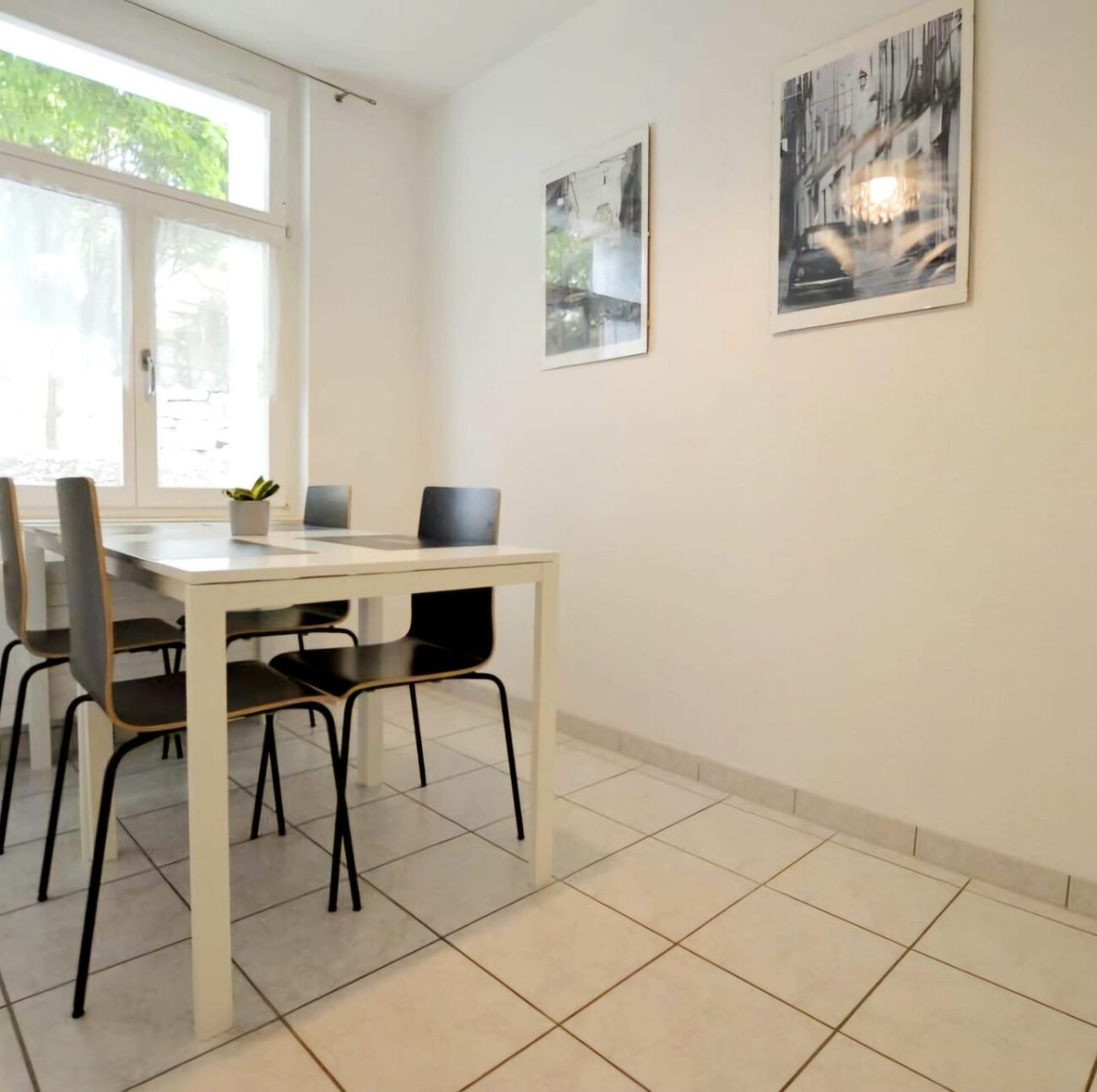 Casa Carmela shared dining room for Room to